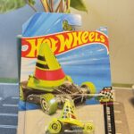 Hot Wheels Cone Shaker (TH)